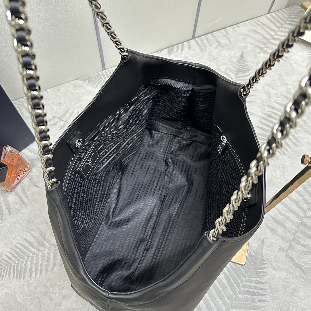 プラダ「Prada」ヴィンテージ ラージトートバッグ