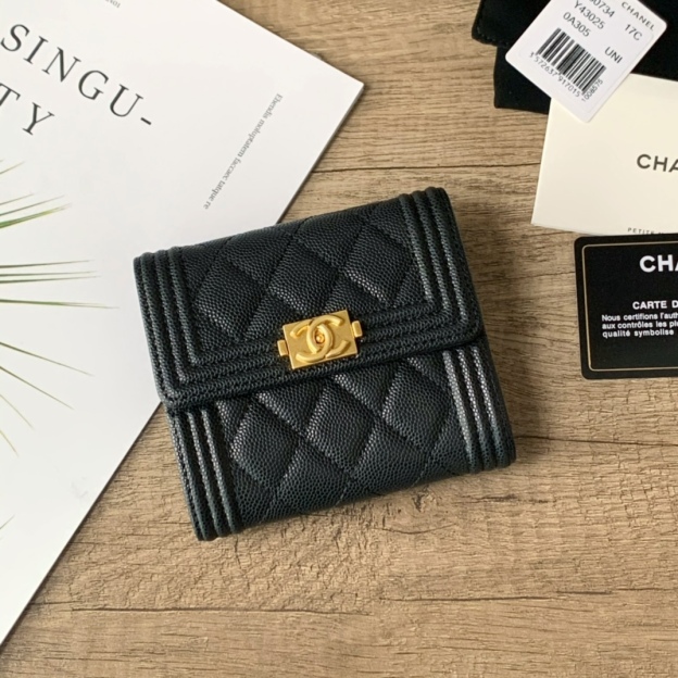 シャネル「Chanel」  Le Boy ショートウォレット