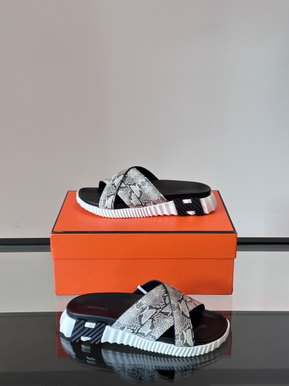 エルメス［Hermès］ モルド大底 メンズサンダル