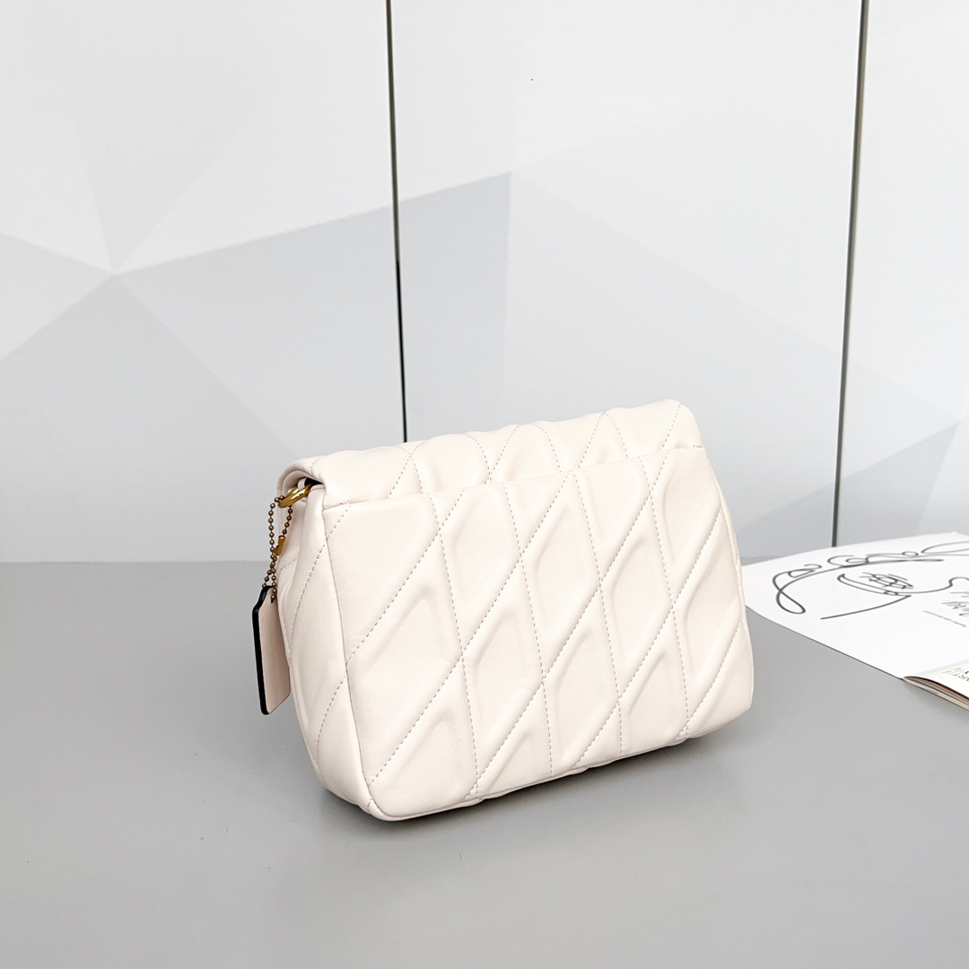 コーチ(Coach) タイムズ スクエア タビー ショルダー バッグ・キルティング - CW629 B4/HA