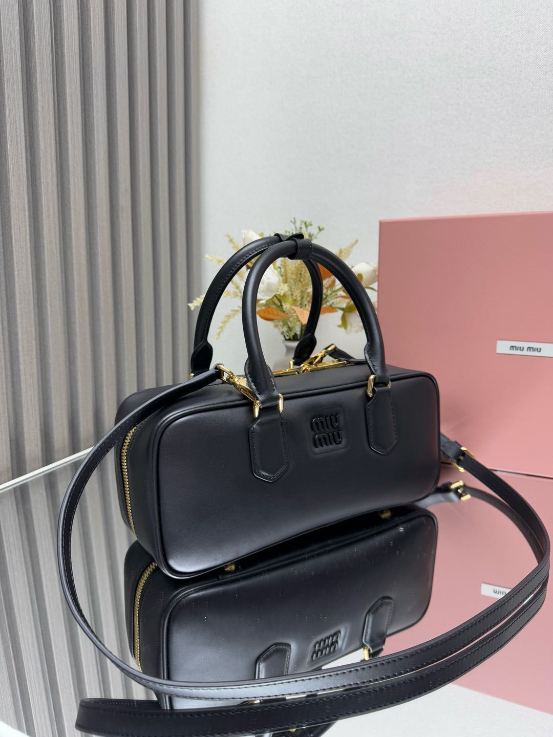 ミュウミュウ「Miu Miu」Arcadie ボウリングハンドバッグ