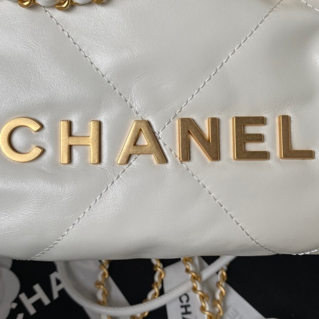シャネル「Chanel」 22 ミニ ハンドバッグ