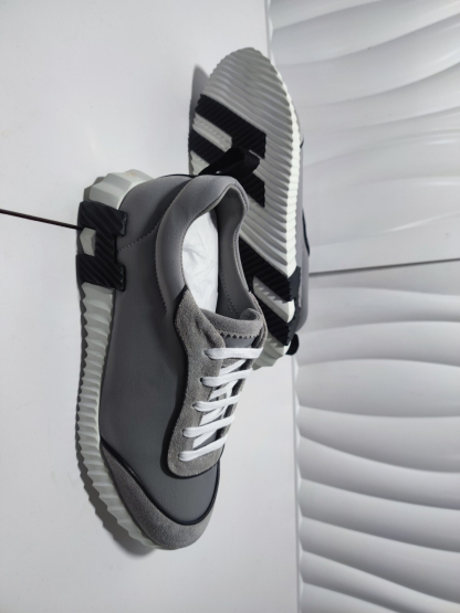 エルメス［Hermès］テックフュージョン スニーカー