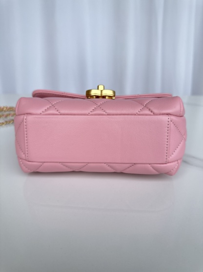 シャネル「Chanel」クラシック フラップ メタリックアクセント ショルダーバッグ