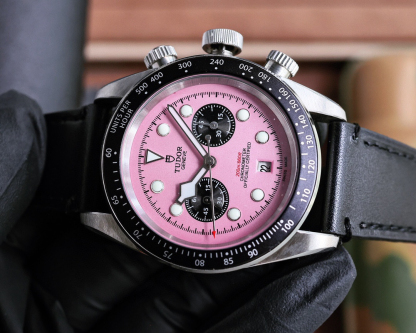 チューダー「Tudor」ブラックベイ 自動巻き腕時計42MM