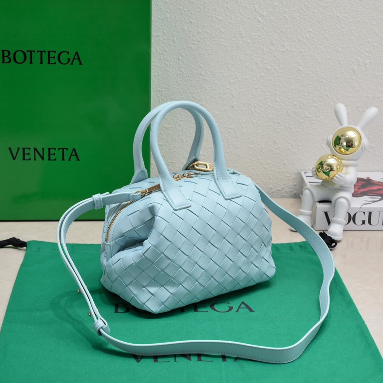 ボッテガ・ヴェネタ「Bottega Veneta」スモール イントレチャート レザー ボウリングバッグ