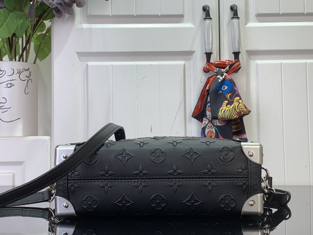 ルイ・ヴィトン「Louis Vuitton」Side Trunk、あなたのファッションを一気に引き上げる