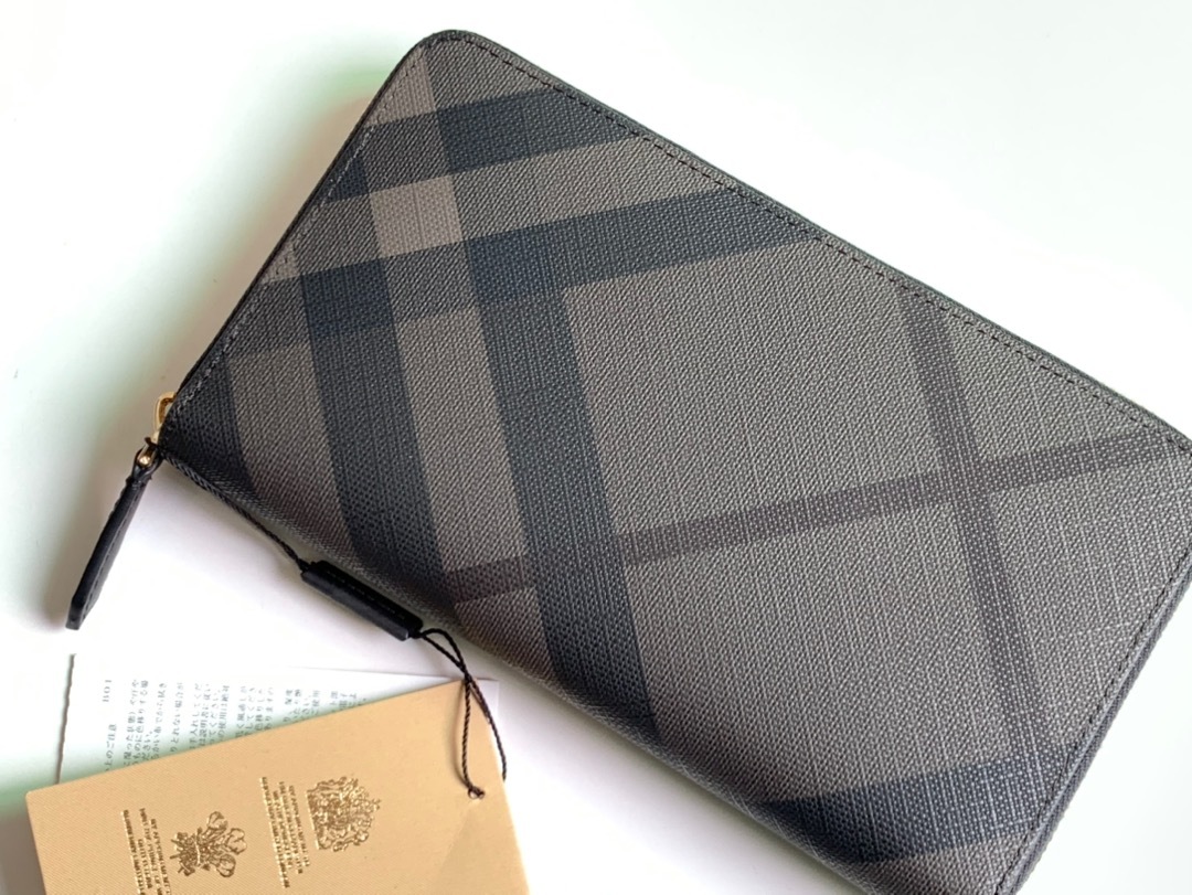 バーバリー「Burberry」チェック柄 ラージジッパーウォレット