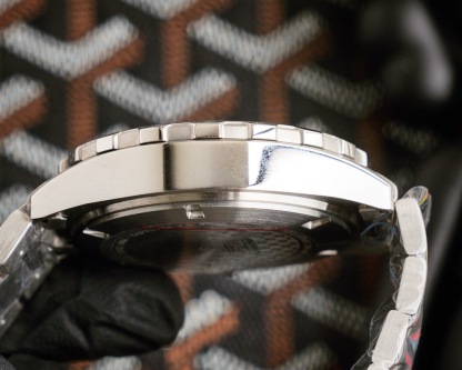 タグ・ホイヤー「TAG Heuer」クォーツクロノグラフ メンズウォッチ40MM