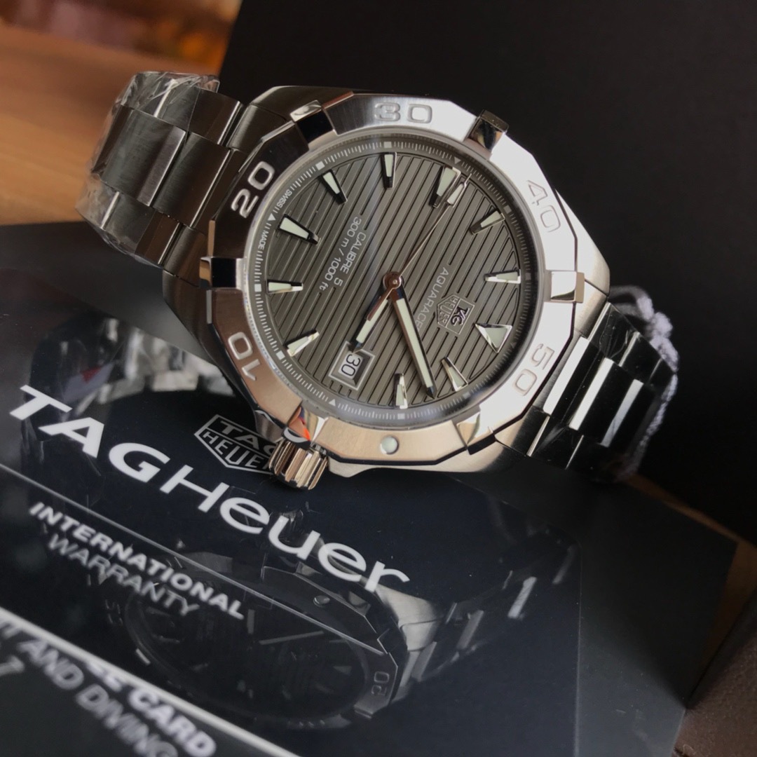 タグ・ホイヤー「TAG Heuer」アクアレーサー オートマティック メンズウォッチ40MM