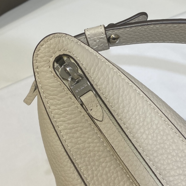 デルヴォー「Delvaux」ショルダーバッグ