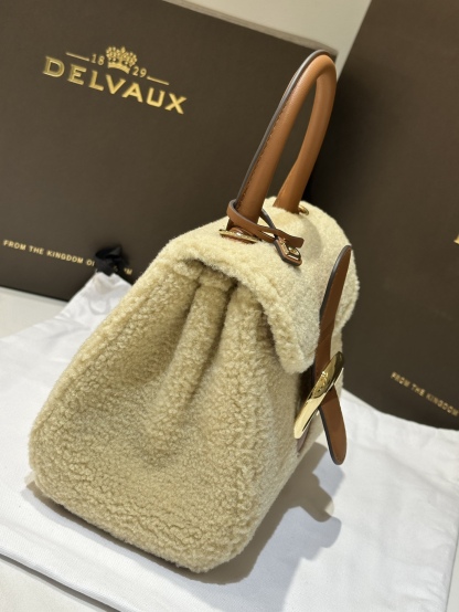 デルヴォー「Delvaux」 Petit Teddy ショルダーバッグ