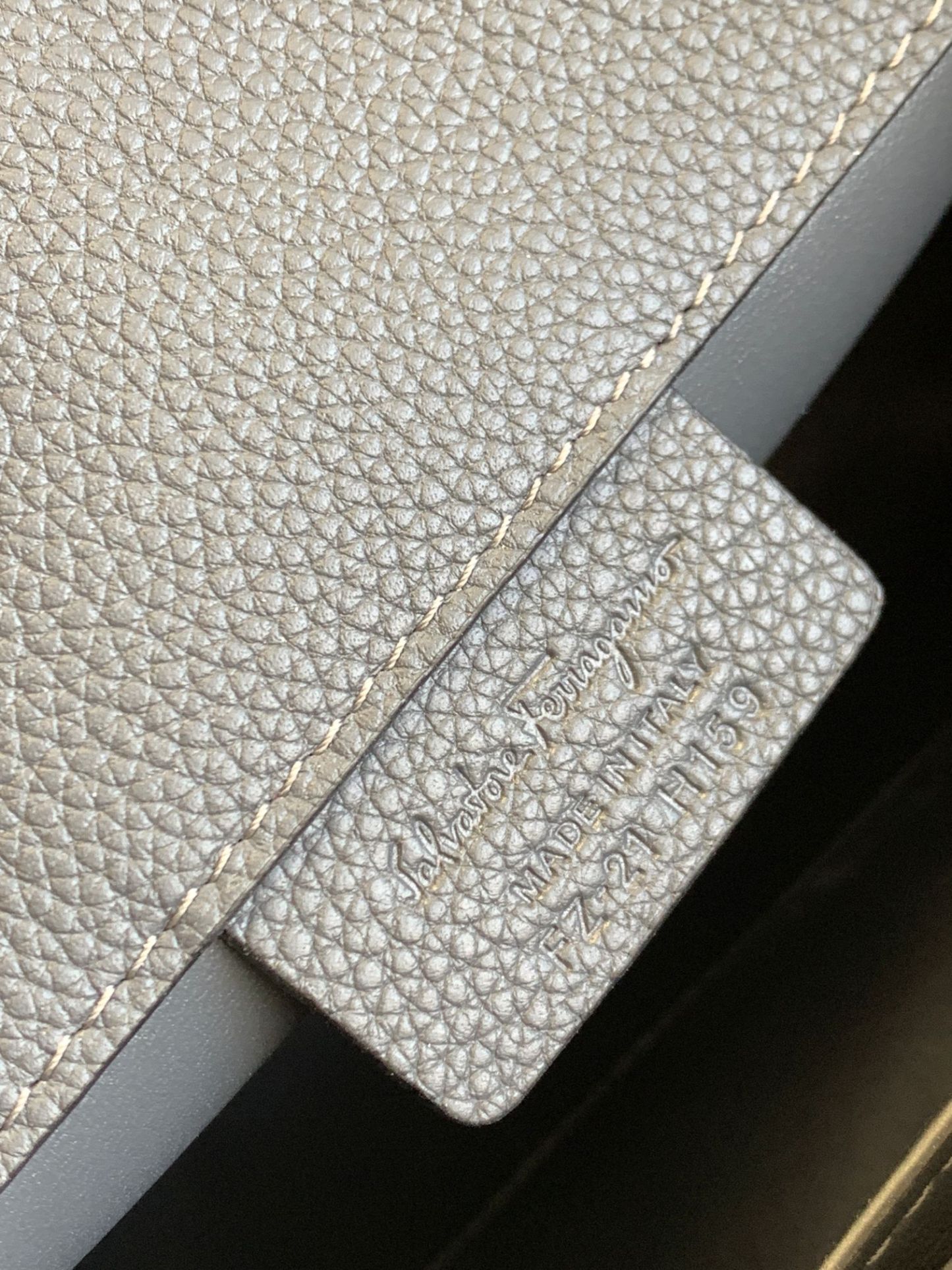 フェラガモ「Ferragamo」ラージトートバッグ