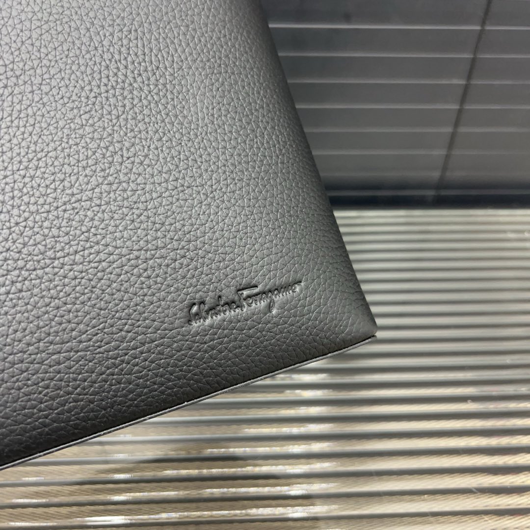 フェラガモ「Ferragamo」ソフトトート トップハンドルバッグ