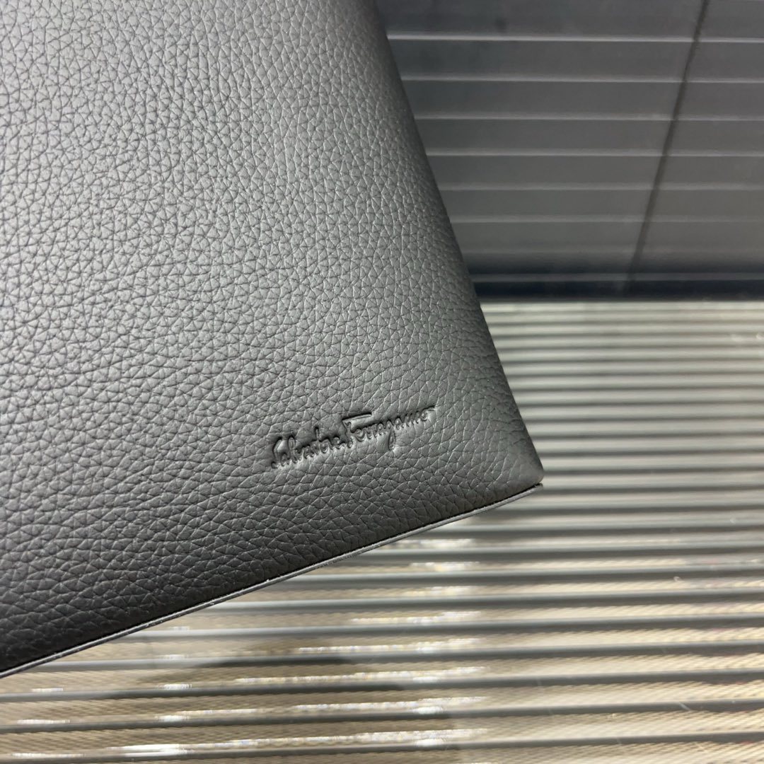 フェラガモ「Ferragamo」ソフトトート トップハンドルバッグ