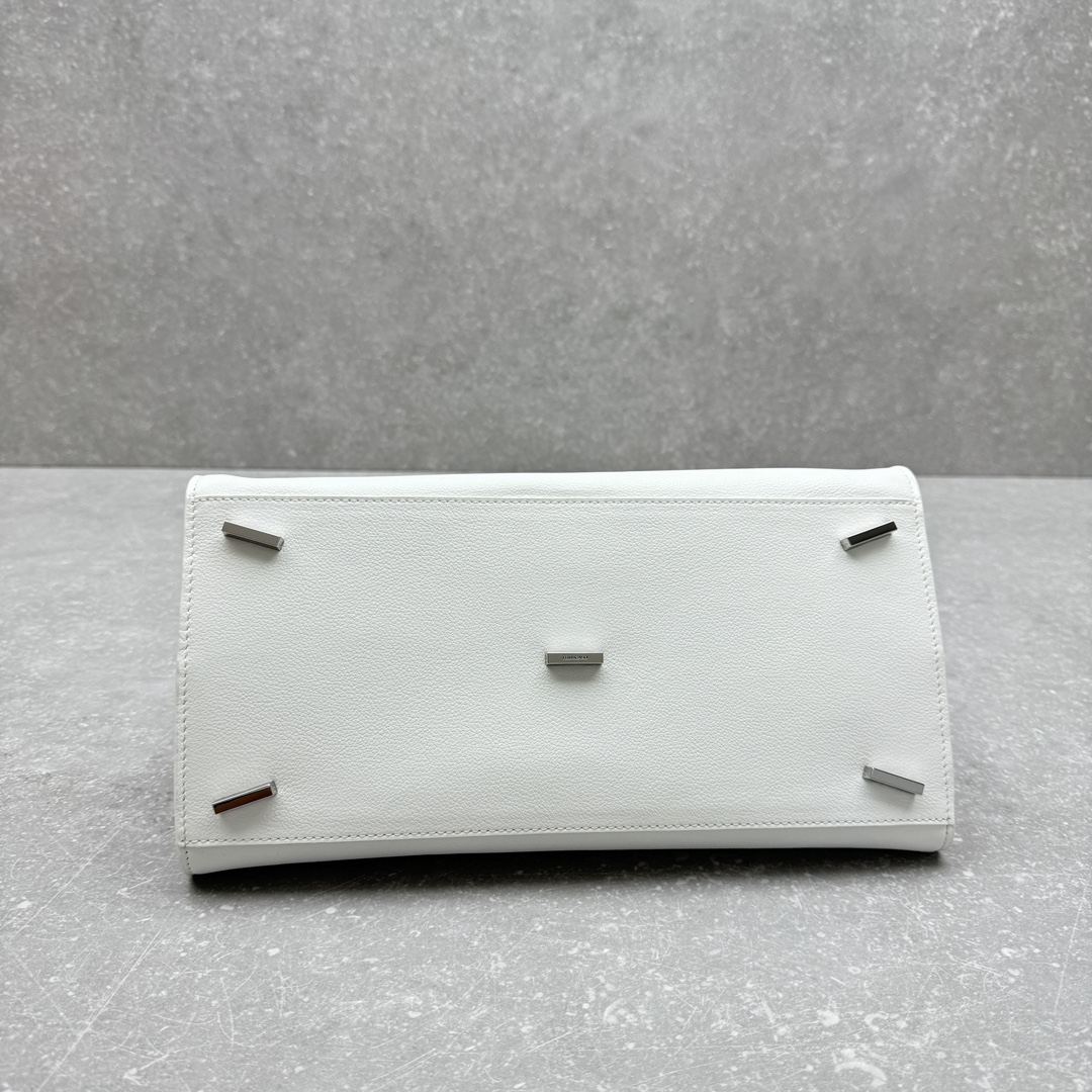 フェラガモ「Ferragamo」小さいジトートバッグ