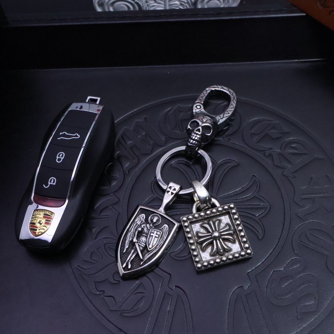 クロムハーツ「Chrome Hearts」キーホルダー＆バッグチャーム - トレンドシンボル
