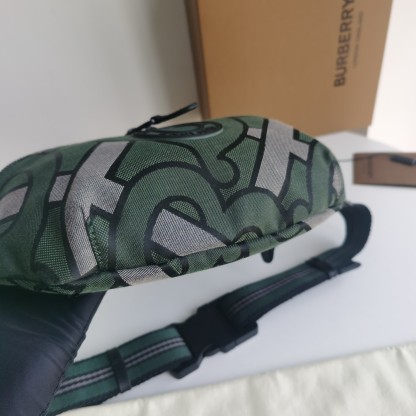 バーバリー「Burberry」アーカイブストリート ウエストバッグ