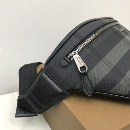 バーバリー「Burberry」トレンチ ウェストバッグ