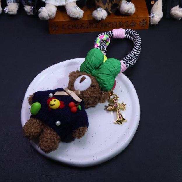 クロムハーツ「Chrome Hearts」バッグチャーム - すべてのトレンドバッグに合わせて、クールでキュートなスタイルを