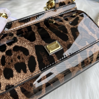 ドルチェ・アンド・ガッバーナ「D&G」 Sicily レオパード ラミー レザートップハンドルバッグ