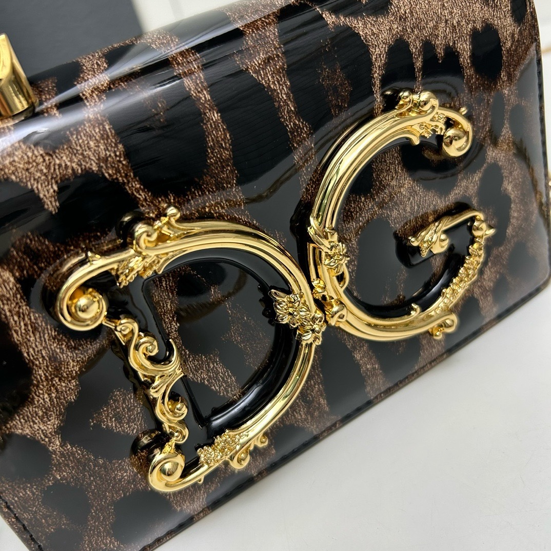 ドルチェ・アンド・ガッバーナ「D&G」 レオパード ラミー チェーン トップハンドルバッグ