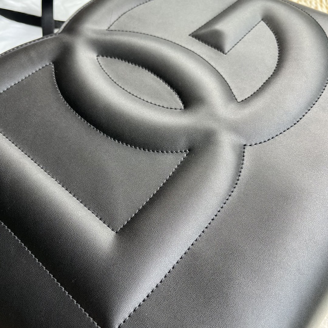 ドルチェ・アンド・ガッバーナ「D&G」ラージ ブラック レザートートバッグ