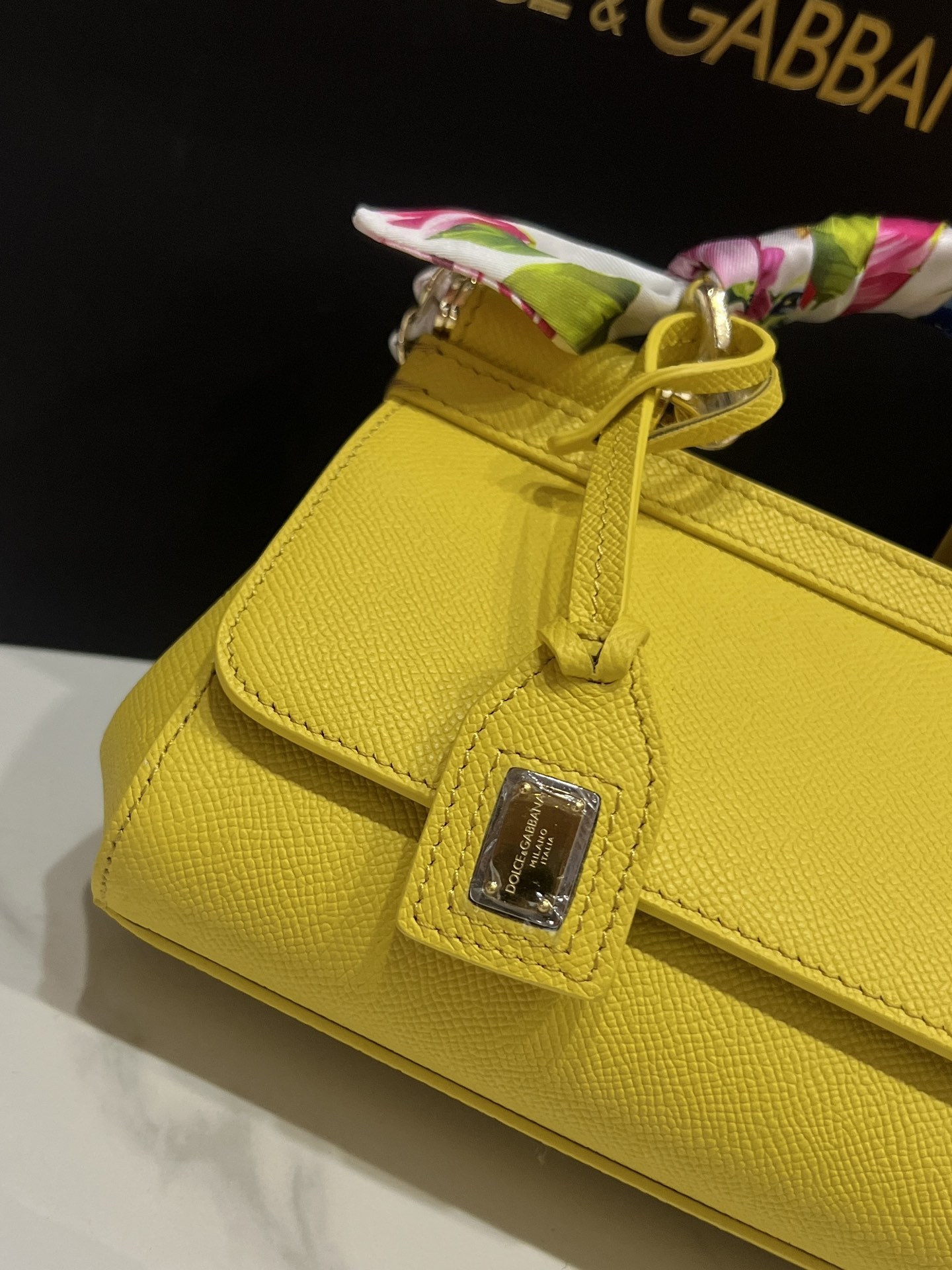 ドルチェ・アンド・ガッバーナ「D&G」シシリーミニ レザートップハンドルバッグ