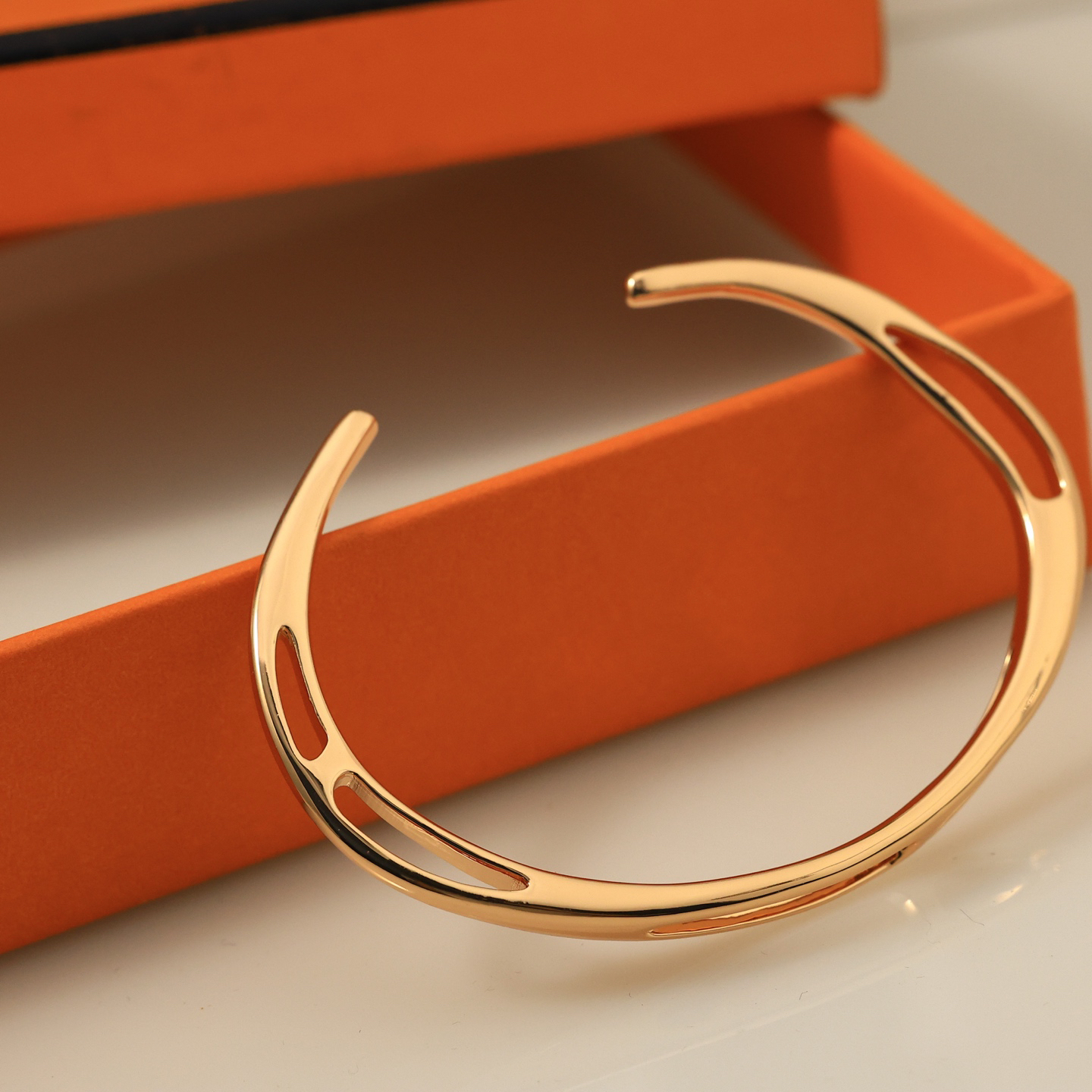 エルメス「Hermès」Clic H エナメル ブレスレット