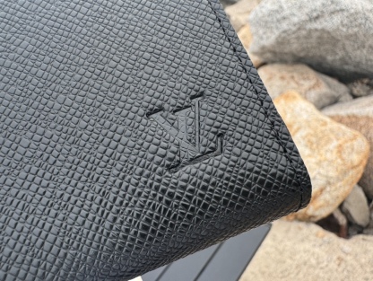 ルイ-ヴィトン(Louis Vuitton) ジッピーウォレット･ホリゾンタル