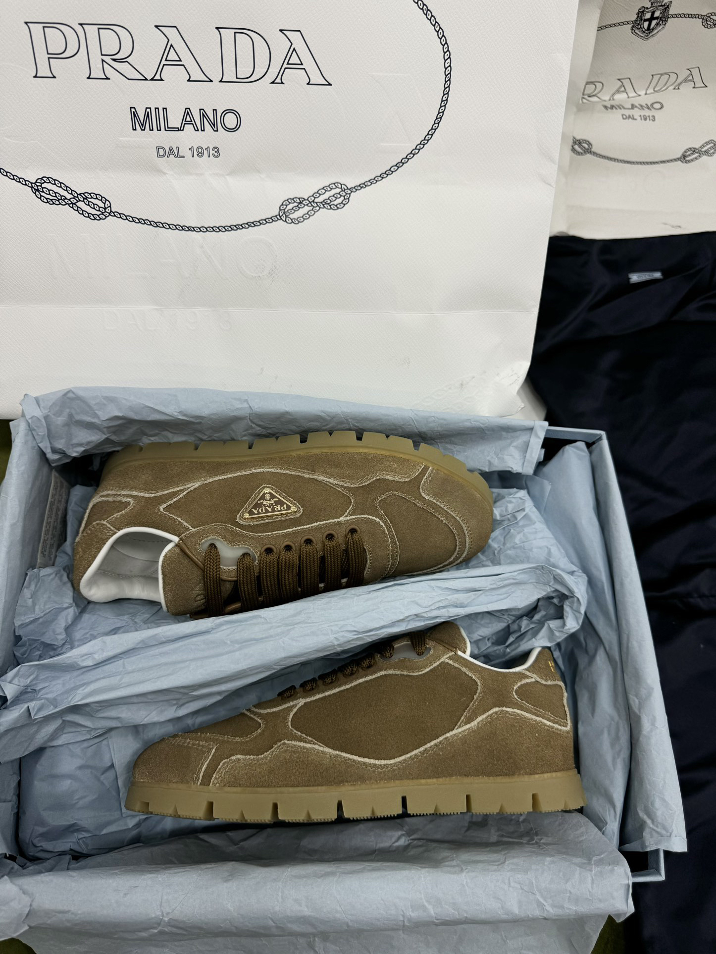 プラダ［Prada］ America's Cup キャンバススニーカー（ユニセックス）