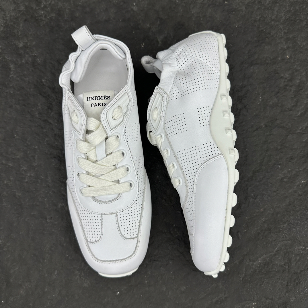 エルメス［Hermès］ イン パーセレーテッド スニーカー