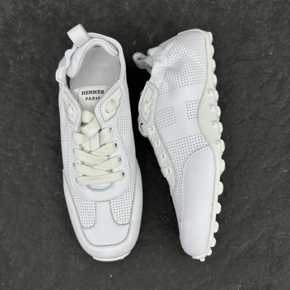 エルメス［Hermès］ イン パーセレーテッド スニーカー