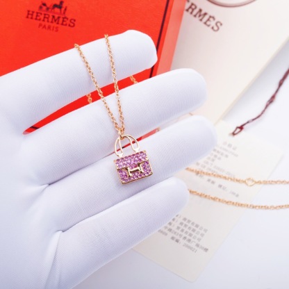 エルメス「Hermès」コンスタンス ピンクサファイア ネックレス40MM