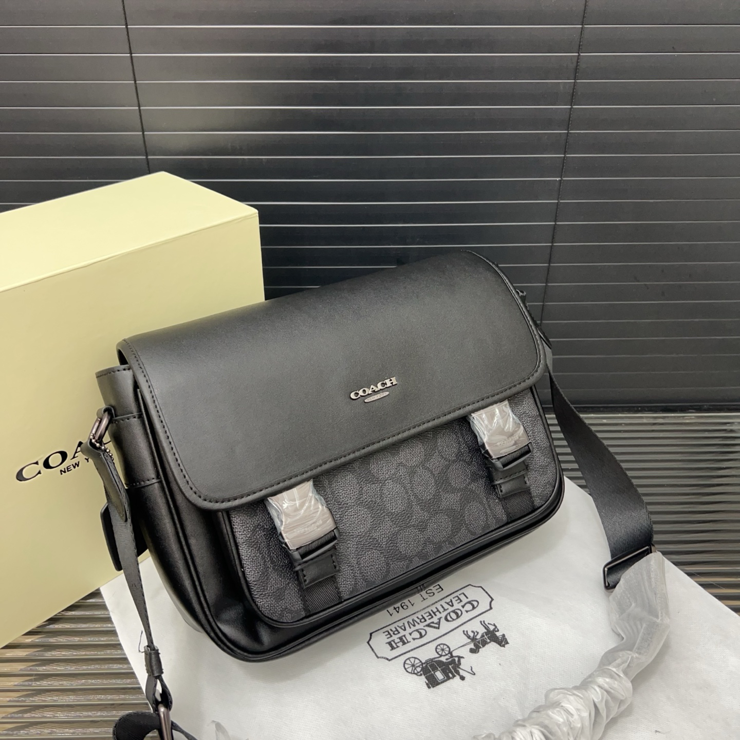 コーチ「Coach」 Racer Tra カラーブロック フラップ メッセンジャーバッグ