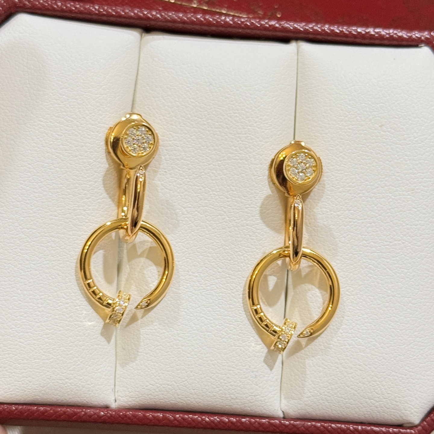 カルティエ「Cartier」ジュストゥ アン クルー ダイヤモンド イヤリング