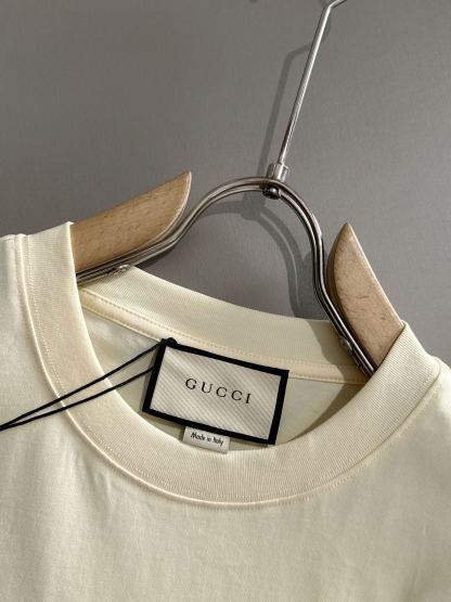 グッチ「Gucci」革刺繍アルファベットlog半袖Tシャツ