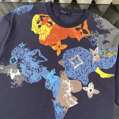 ルイ・ヴィトン「Louis Vuitton」 2025 スプリング スームインク プリント クルーネックTシャツ（メンズ）‌