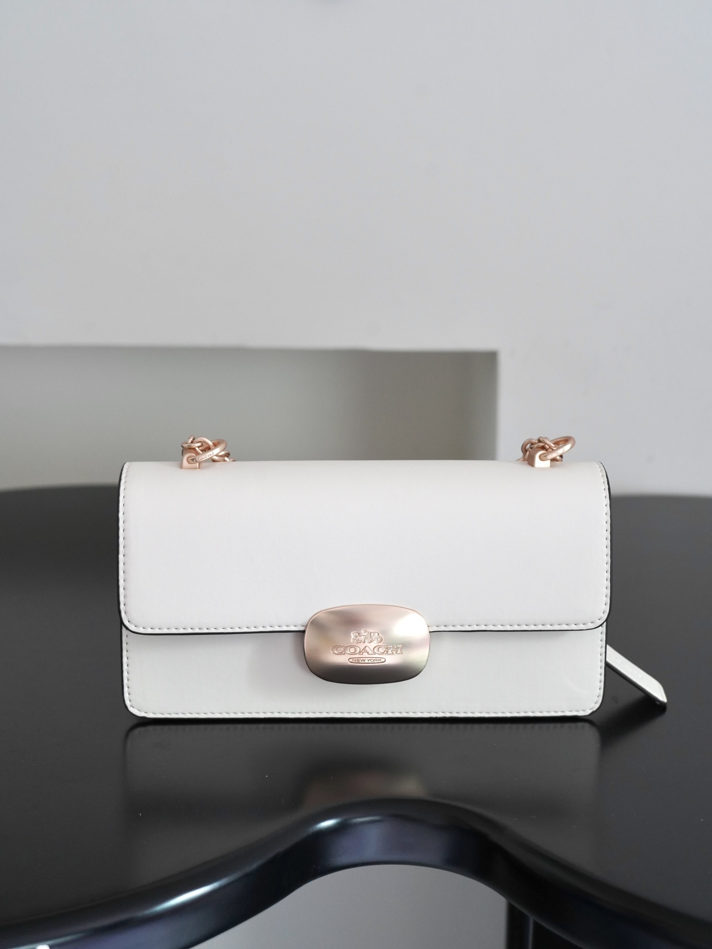 コーチ「Coach」ニューコレクション Eliza チェーンバッグ