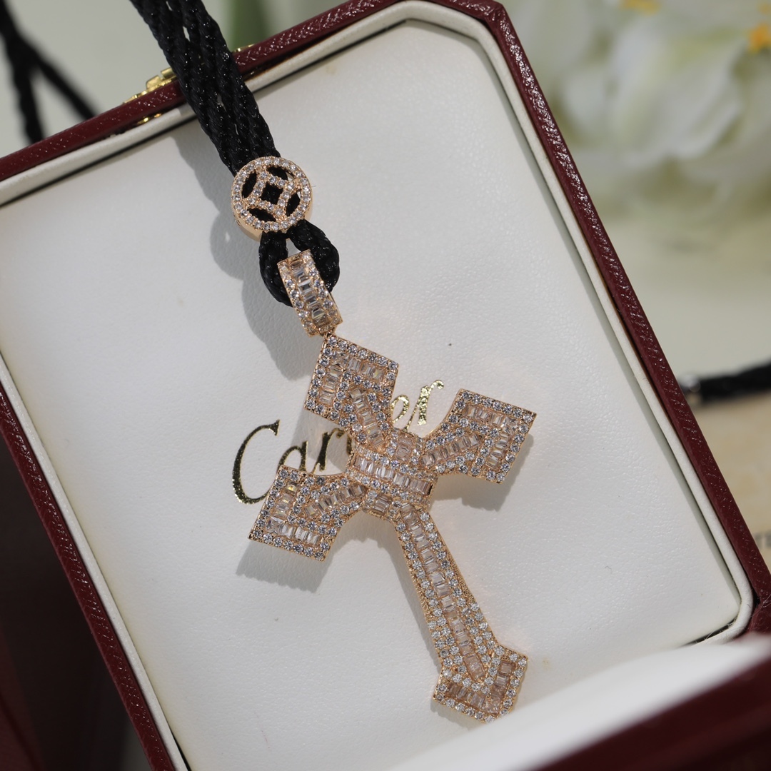 カルティエ「Cartier」 クロス ダイヤモンド ネックレス