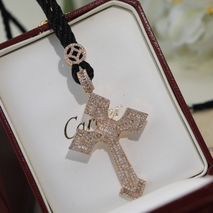 カルティエ「Cartier」 クロス ダイヤモンド ネックレス