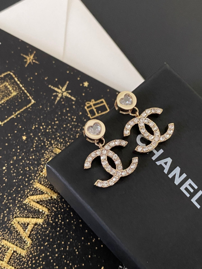 シャネル「Chanel」 ハート＆クリスタル レター ピアス・イヤリング