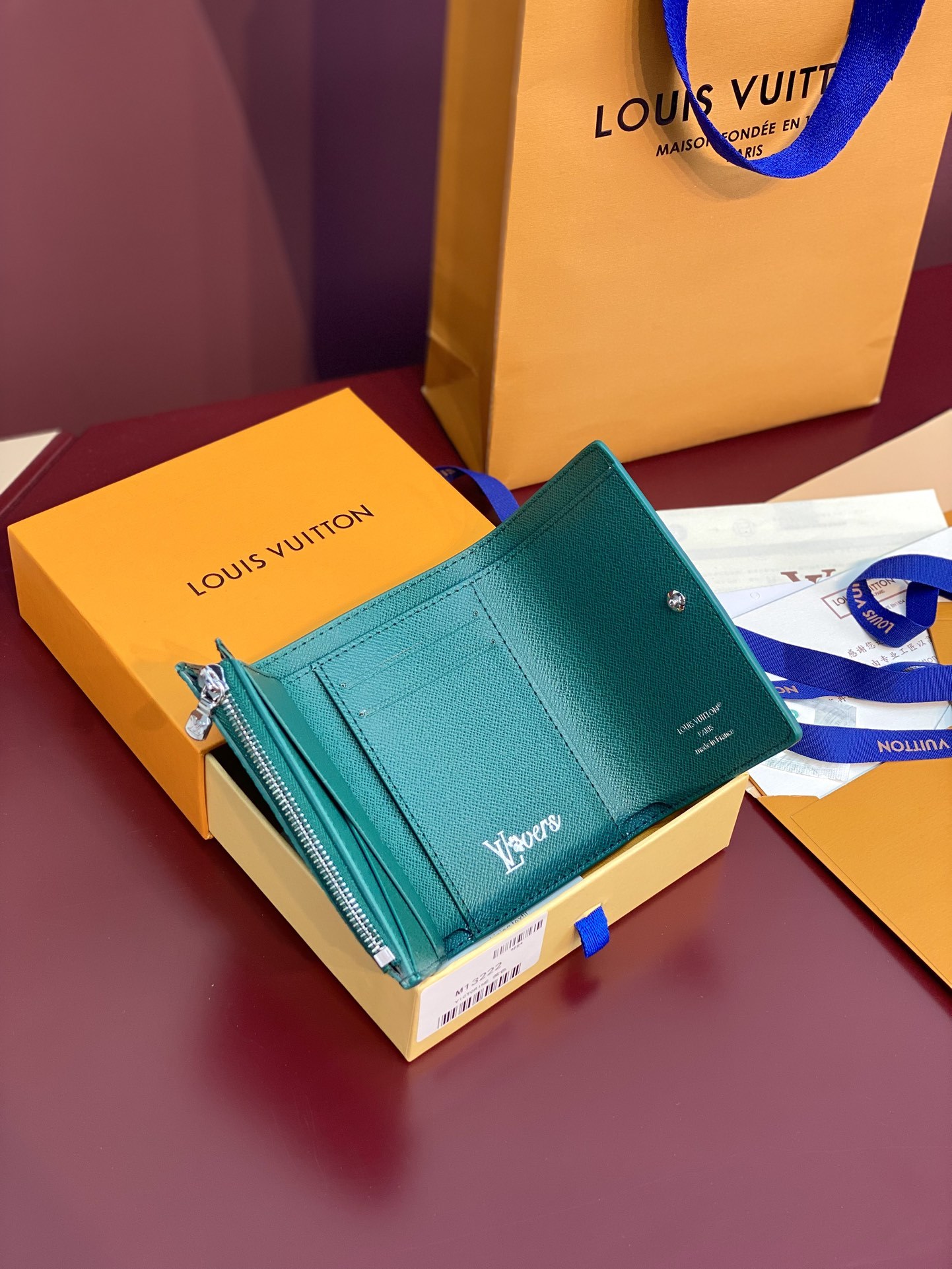 ルイ-ヴィトン(Louis Vuitton) ヴィクター ウォレット