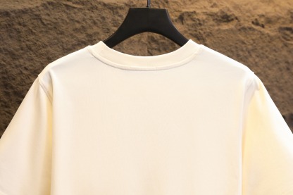 モンクレール「Moncler」ミニマル ロゴ クルーネックTシャツ