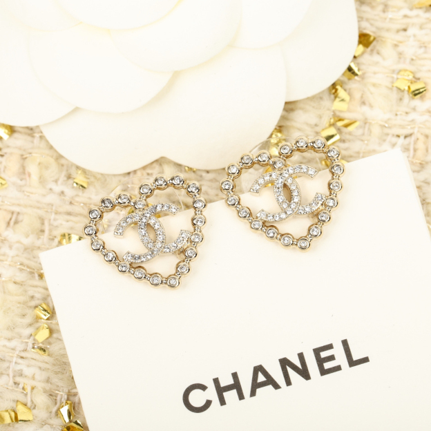 シャネル「Chanel」2025春夏コレクション オープンハート ピアス