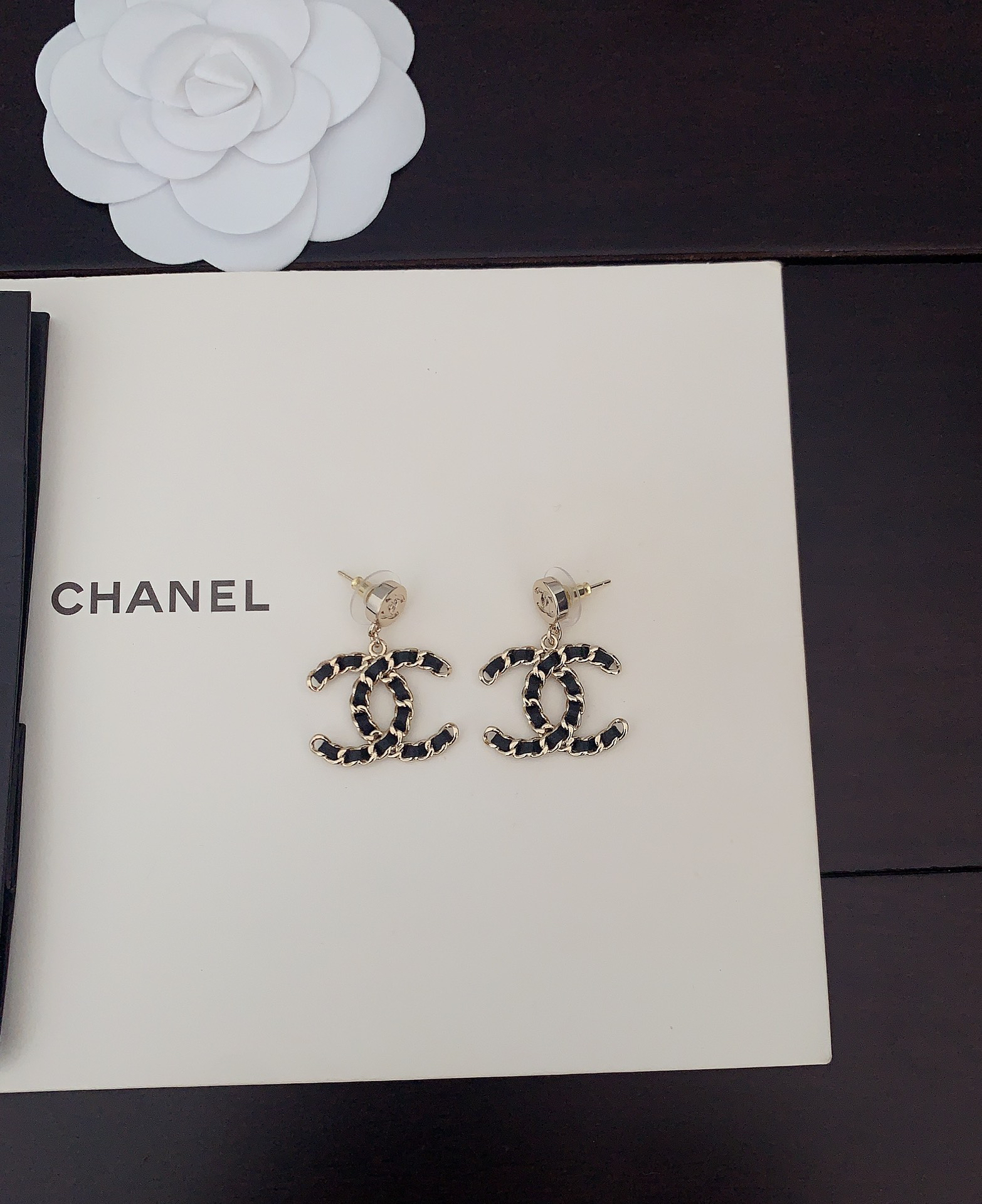 シャネル「Chanel」 レザーCC ピアス