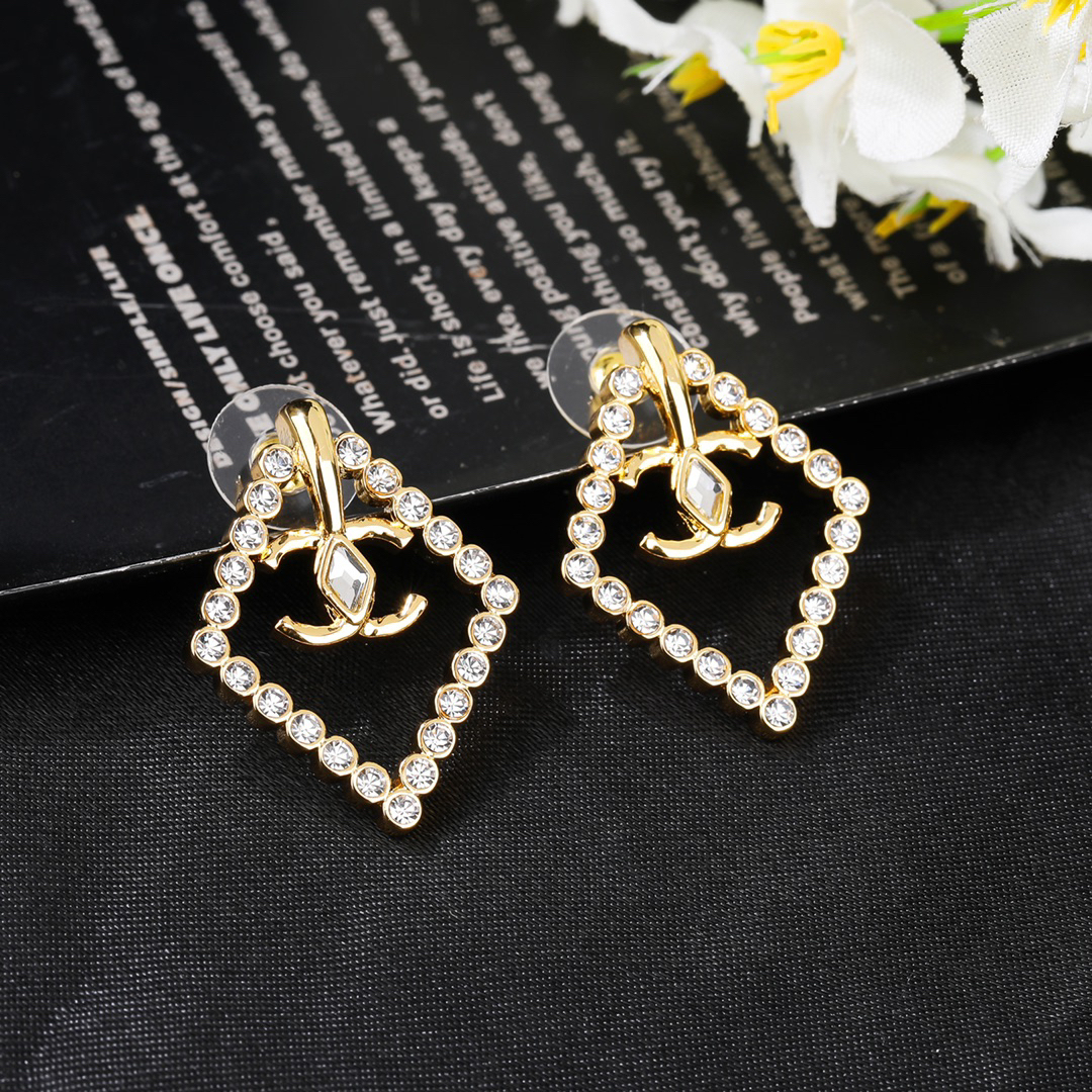 シャネル「Chanel」 クアドリラテラル ピアス