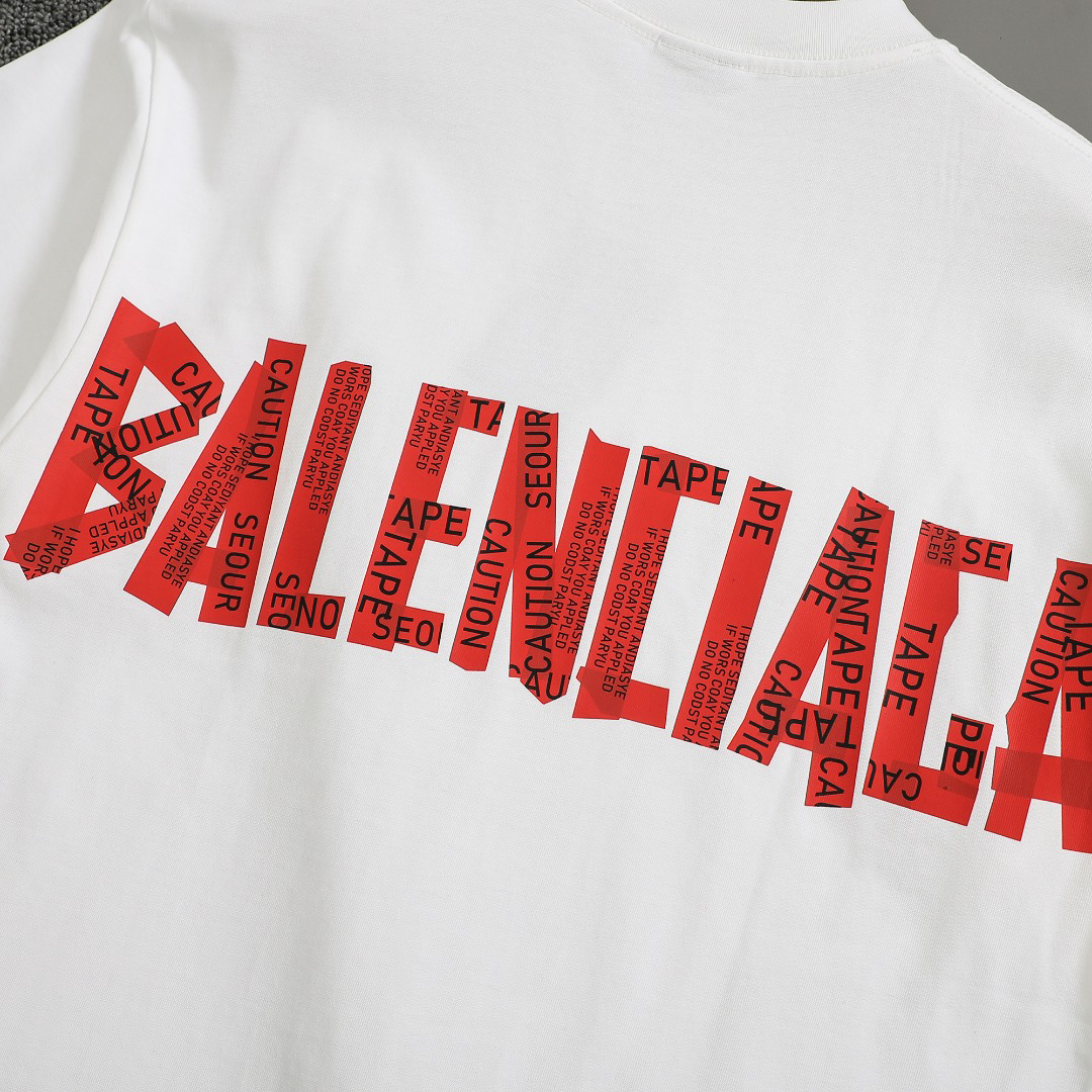 バレンシアガ「Balenciaga」赤美紋紙プリント半袖