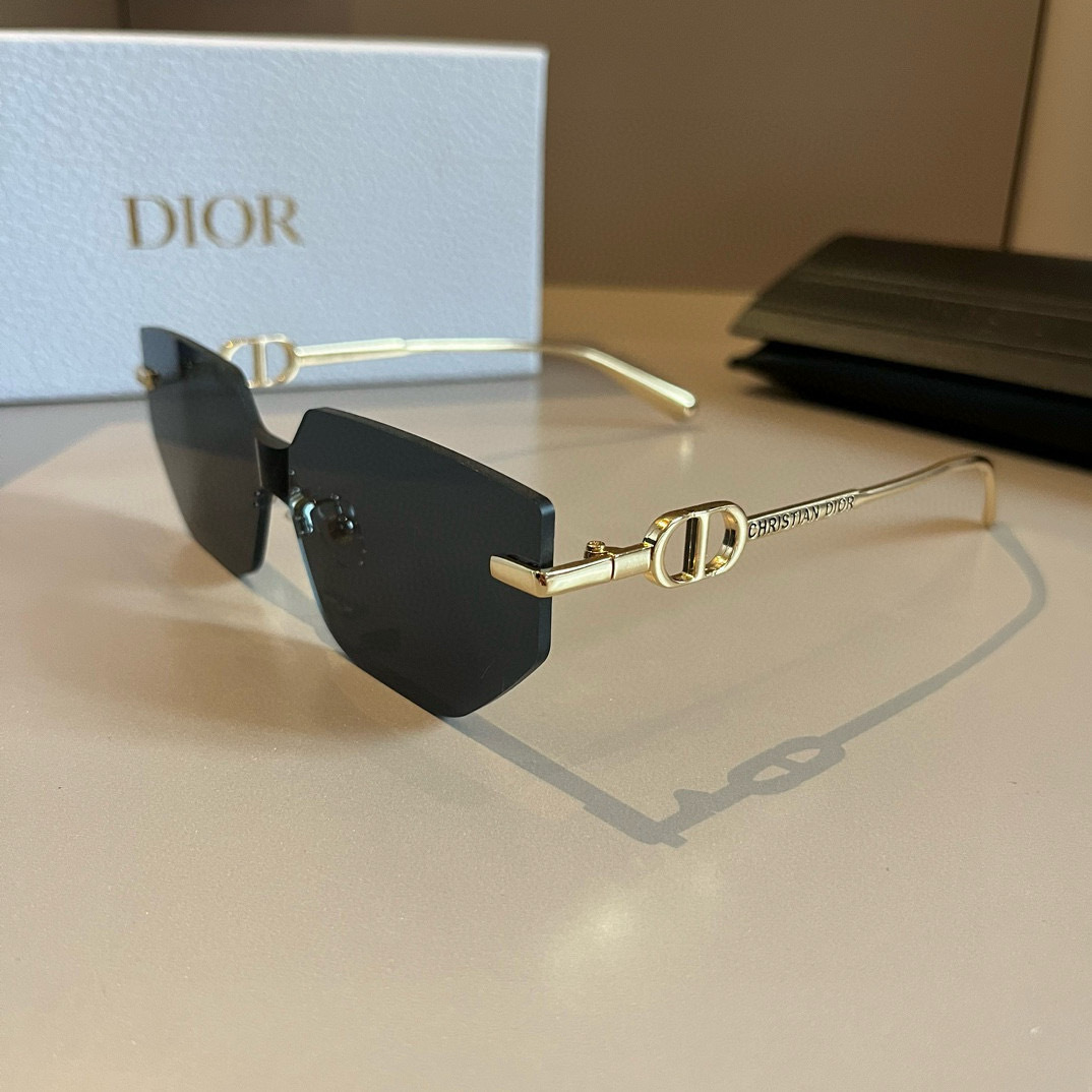 ディオール「Dior」So Real サングラス