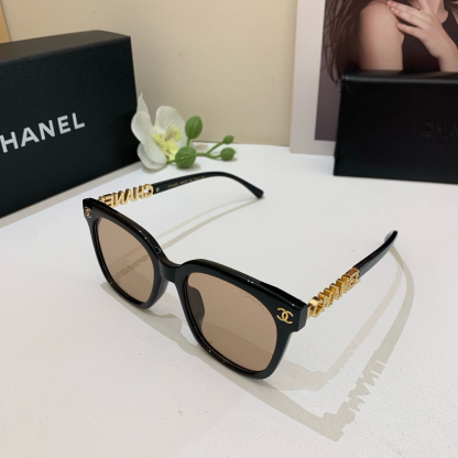 シャネル「Chanel」クルーズコレクション レトロ サングラス